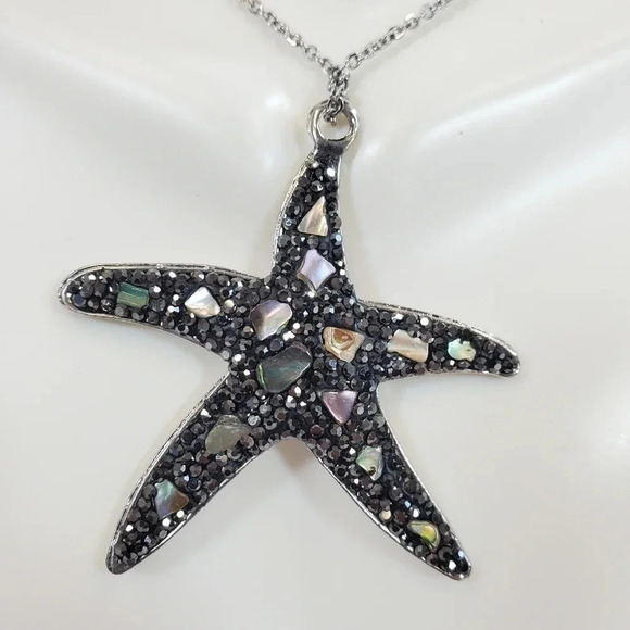 Natural Shell Chipped Rhinestone Starfish Pendant Necklace with 18in Chain - Picture 2 of 6
